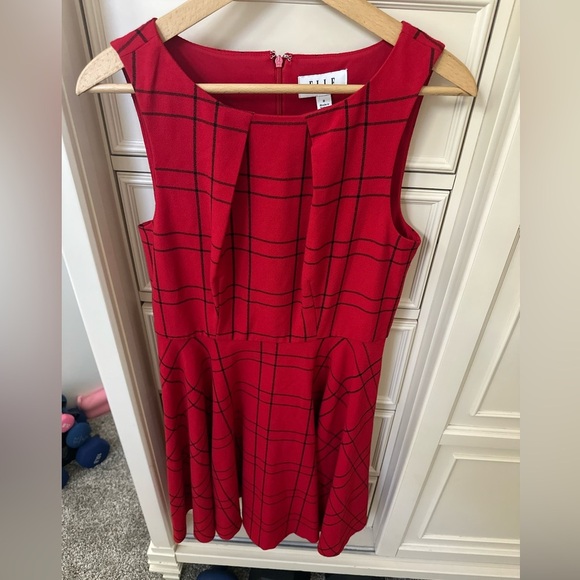 ELLE Red & Black A-Line Dress - Size 8 (No‎ Belt) - Picture 3 of 7